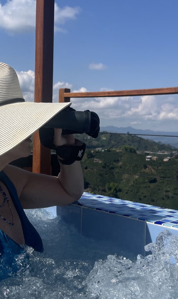 Binoculars and jacuzzi Atardeceres del cafe